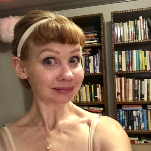 Meet the Posher, Noëlle 😊 ( I 💓 OFFERS!) - Picture 10 of 16